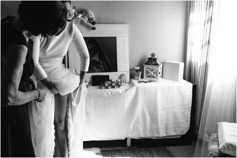Destination wedding France photography_Bride getting ready in bedroom