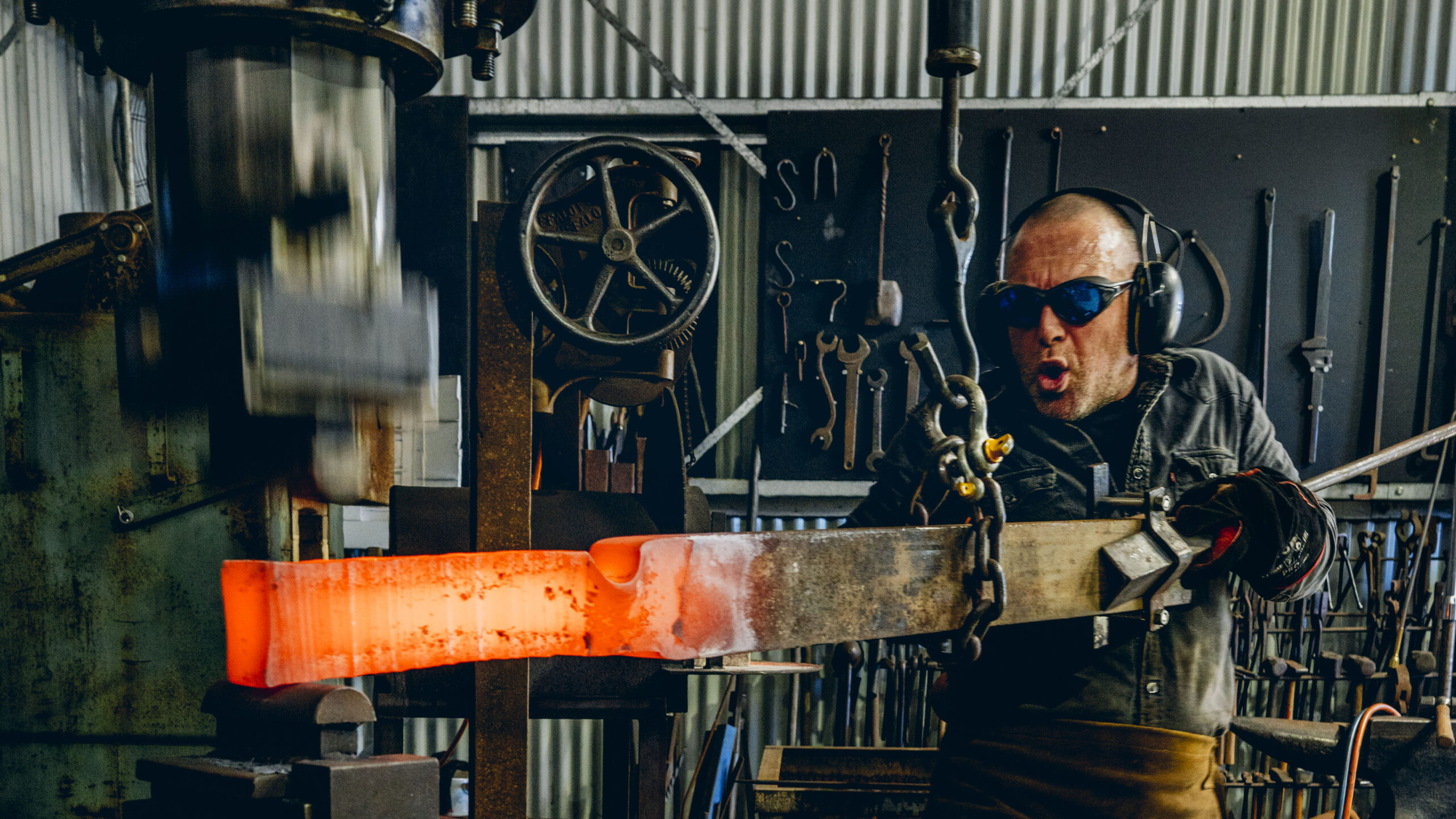 David Graham's Steel Sculpture Process at Ashmore Arts | Melbourne ...