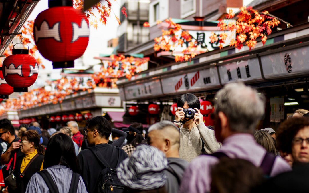 Finding Stillness in the Crowds: Travel Photography in Asakusa, Japan